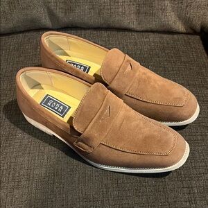 Oak and Rush Men's Light Brown Suede Loafers